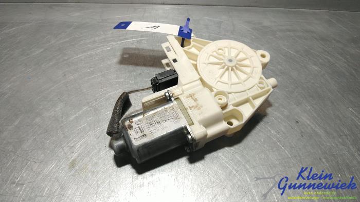 Usados Motor de ventanilla de puerta Renault Fluence Precio € 95,00 Norma de margen ofrecido por Klein Gunnewiek Autodemontage & Motorentechniek