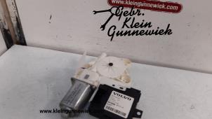 Gebrauchte Fenstermotor Tür Volvo S40/V40 Preis auf Anfrage angeboten von Gebr.Klein Gunnewiek Ho.BV