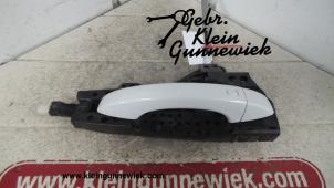 Usagé Poignée portière 4portes arrière droite Audi Q7 Prix € 45,00 Règlement à la marge proposé par Gebr.Klein Gunnewiek Ho.BV