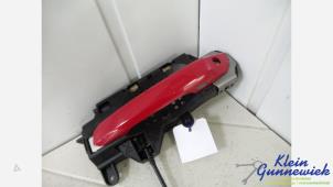 Usados Manija de puerta de 4 puertas izquierda delante Audi A4 Precio € 35,00 Norma de margen ofrecido por Klein Gunnewiek Autodemontage & Motorentechniek