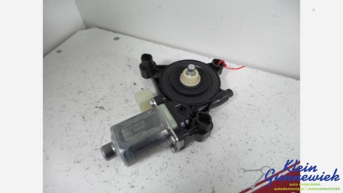 Usados Motor de ventanilla de puerta Audi S5 Precio € 17,00 Norma de margen ofrecido por Klein Gunnewiek Autodemontage & Motorentechniek