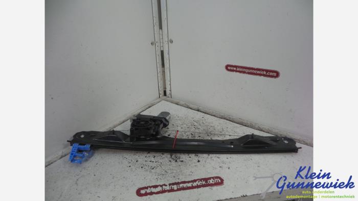 Usados Motor de ventanilla de puerta Opel Combo Precio € 65,00 Norma de margen ofrecido por Klein Gunnewiek Autodemontage & Motorentechniek
