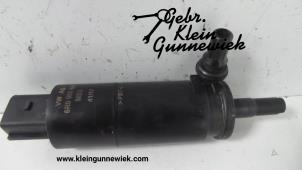Usados Bomba de rociador de faro Volkswagen Transporter Precio € 20,00 Norma de margen ofrecido por Gebr.Klein Gunnewiek Ho.BV