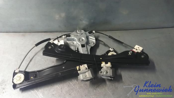 Usados Motor de ventanilla de puerta Opel Ampera Precio € 43,00 Norma de margen ofrecido por Klein Gunnewiek Autodemontage & Motorentechniek