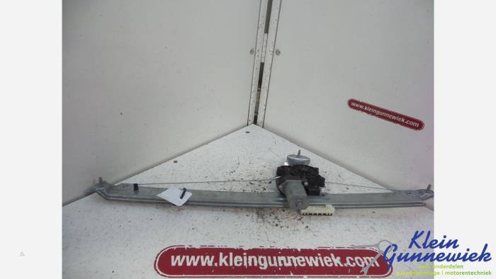 Usados Motor de ventanilla de puerta Opel Vivaro Precio € 71,00 Norma de margen ofrecido por Klein Gunnewiek Autodemontage & Motorentechniek