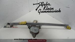 Gebrauchte Fenstermotor Tür Opel Vivaro Preis auf Anfrage angeboten von Gebr.Klein Gunnewiek Ho.BV