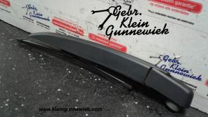 Used Rear wiper arm Renault Clio Price on request offered by Gebr.Klein Gunnewiek Ho.BV