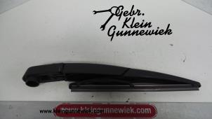 Used Rear wiper arm Renault Clio Price € 20,00 Margin scheme offered by Gebr.Klein Gunnewiek Ho.BV