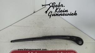 Used Rear wiper arm Renault Clio Price on request offered by Gebr.Klein Gunnewiek Ho.BV
