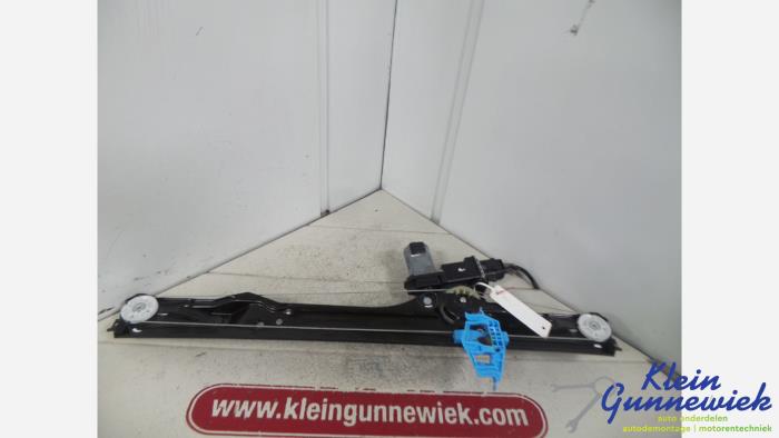 Usados Motor de ventanilla de puerta Opel Combo Precio € 65,00 Norma de margen ofrecido por Klein Gunnewiek Autodemontage & Motorentechniek