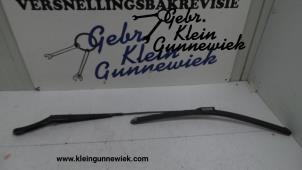 Used Front wiper arm Volkswagen Tiguan Price on request offered by Gebr.Klein Gunnewiek Ho.BV