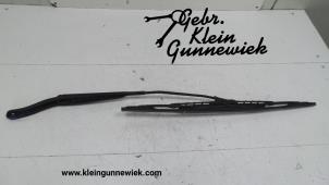 Gebrauchte Scheibenwischerarm vorne Renault Master Preis auf Anfrage angeboten von Gebr.Klein Gunnewiek Ho.BV