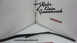 Używane Ramie wycieraczki przedniej Volkswagen Tiguan Cena na żądanie oferowane przez Gebr.Klein Gunnewiek Ho.BV