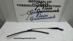 Usados Brazo delantero de limpiaparabrisas Citroen Berlingo Precio de solicitud ofrecido por Gebr.Klein Gunnewiek Ho.BV