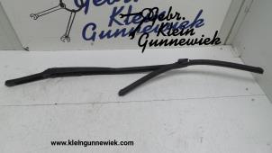 Used Front wiper arm Volkswagen Phaeton Price on request offered by Gebr.Klein Gunnewiek Ho.BV