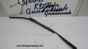 Used Front wiper arm Mercedes Vaneo Price on request offered by Gebr.Klein Gunnewiek Ho.BV