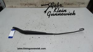 Gebrauchte Scheibenwischerarm vorne Renault Master Preis auf Anfrage angeboten von Gebr.Klein Gunnewiek Ho.BV