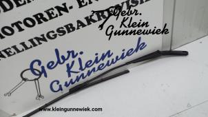 Usados Brazo delantero de limpiaparabrisas Volkswagen Transporter Precio de solicitud ofrecido por Gebr.Klein Gunnewiek Ho.BV