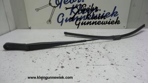 Gebrauchte Scheibenwischerarm vorne Volkswagen Sharan Preis auf Anfrage angeboten von Gebr.Klein Gunnewiek Ho.BV
