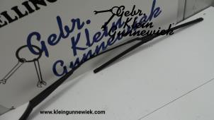 Used Front wiper arm Volkswagen Tiguan Price on request offered by Gebr.Klein Gunnewiek Ho.BV