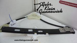 Usagé Lève vitre électrique arrière gauche Volkswagen T-Roc Prix € 50,00 Règlement à la marge proposé par Gebr.Klein Gunnewiek Ho.BV