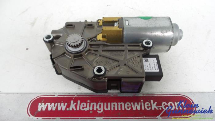 Używane Silnik szyberdachu Volkswagen Jetta Cena € 150,00 Procedura marży oferowane przez Klein Gunnewiek Autodemontage & Motorentechniek