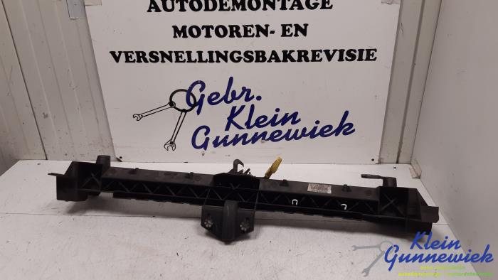Begagnade Låsplatta Peugeot Partner Pris € 35,00 Marginaltabell erbjuds av Klein Gunnewiek Autodemontage & Motorentechniek