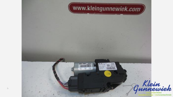 Schiebedach Motor van een Volkswagen Passat 2008