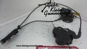 Usados Mecanismo de cerradura de capó Ford Mondeo Precio de solicitud ofrecido por Gebr.Klein Gunnewiek Ho.BV
