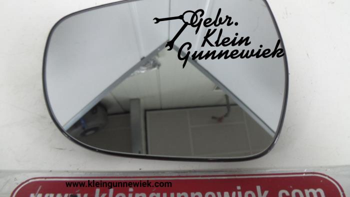 Mirror glass, left from a Suzuki Celerio 2019
