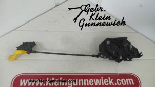 Usados Mecanismo de cerradura de capó Ford Tourneo Courier Precio de solicitud ofrecido por Gebr.Klein Gunnewiek Ho.BV