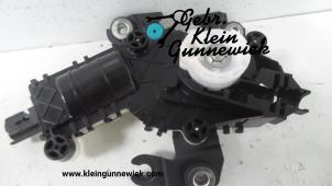 Gebrauchte Schließhilfsmotor Heckklappe Peugeot 5008 Preis auf Anfrage angeboten von Gebr.Klein Gunnewiek Ho.BV