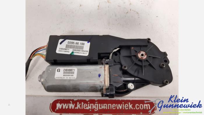 Używane Silnik szyberdachu Opel Antara Cena € 45,00 Procedura marży oferowane przez Klein Gunnewiek Autodemontage & Motorentechniek
