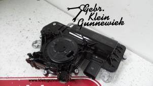 Używane Silnik rygla tylnej klapy Volkswagen Touareg Cena € 75,00 Procedura marży oferowane przez Gebr.Klein Gunnewiek Ho.BV