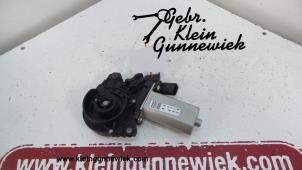 Usados Motor auxiliar de cierre puerta derecha delante Audi A6 Precio € 35,00 Norma de margen ofrecido por Gebr.Klein Gunnewiek Ho.BV