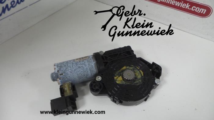 Sunroof motor from a Mercedes CLA 2014