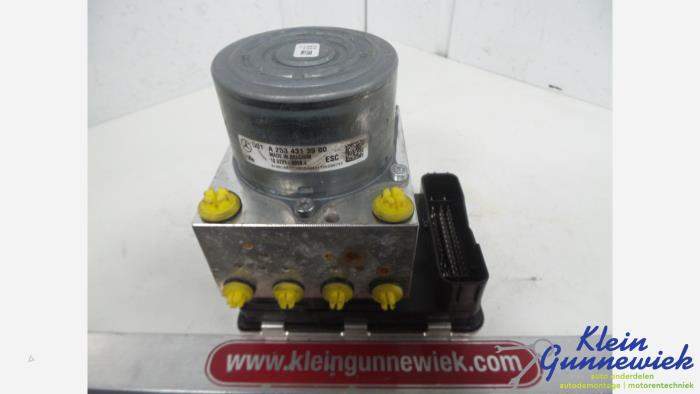 Usagé Bloc ABS Mercedes C-Klasse Prix € 131,00 Règlement à la marge proposé par Klein Gunnewiek Autodemontage & Motorentechniek