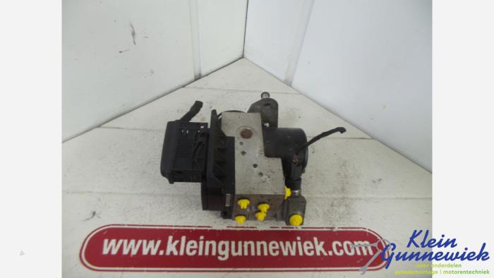 Gebrauchte ABS Pumpe Mercedes E-Klasse Preis € 20,00 Margenregelung angeboten von Klein Gunnewiek Autodemontage & Motorentechniek