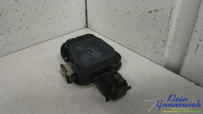 Begagnade Regnsensor Mercedes C-Klasse Pris € 20,00 Marginaltabell erbjuds av Klein Gunnewiek Autodemontage & Motorentechniek