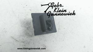 Used Central locking motor Mercedes C-Klasse Price € 20,00 Margin scheme offered by Gebr.Klein Gunnewiek Ho.BV