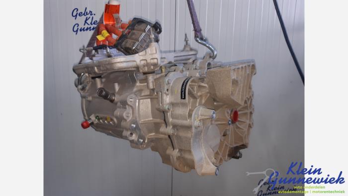 Używane Silnik MG ZS Cena € 1.955,00 Procedura marży oferowane przez Klein Gunnewiek Autodemontage & Motorentechniek