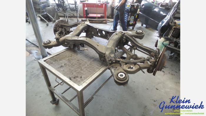 Begagnade 4x4 bakaxel Mercedes ML-Klasse Pris € 450,00 Marginaltabell erbjuds av Klein Gunnewiek Autodemontage & Motorentechniek