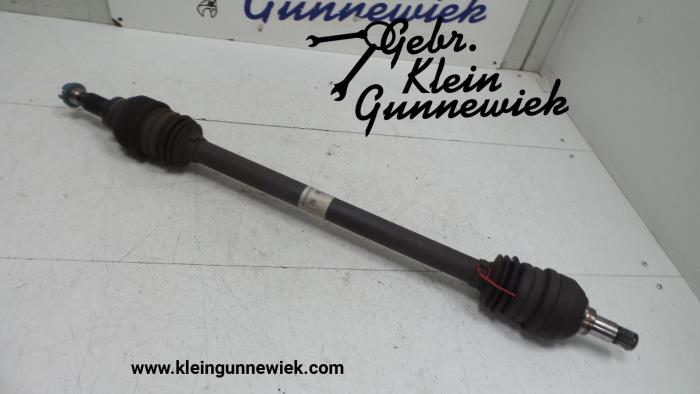 Drive shaft, rear right from a Mercedes A-Klasse 2015