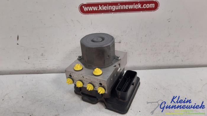 Gebrauchte ABS Pumpe Mercedes E-Klasse Preis € 17,00 Margenregelung angeboten von Klein Gunnewiek Autodemontage & Motorentechniek