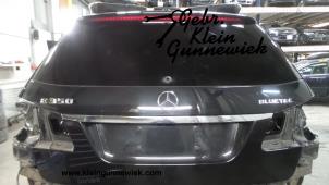 Używane Tylna klapa Mercedes E-Klasse Cena € 250,00 Procedura marży oferowane przez Gebr.Klein Gunnewiek Ho.BV