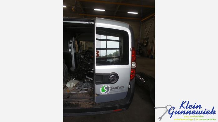 Begagnade Bakdörr, minibuss/van Opel Combo Pris € 102,00 Marginaltabell erbjuds av Klein Gunnewiek Autodemontage & Motorentechniek