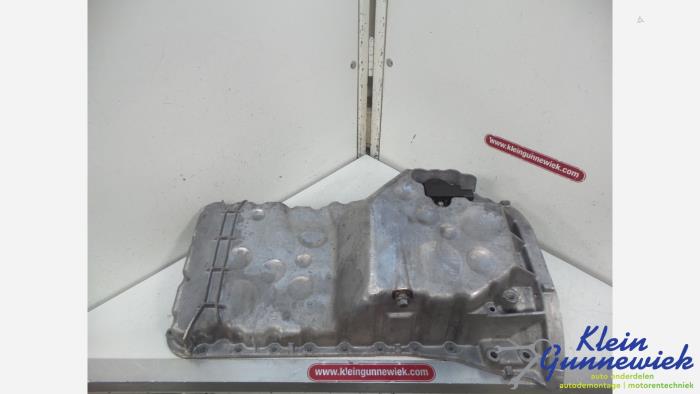 Usagé Couvercle carter Mercedes C-Klasse Prix € 44,00 Règlement à la marge proposé par Klein Gunnewiek Autodemontage & Motorentechniek