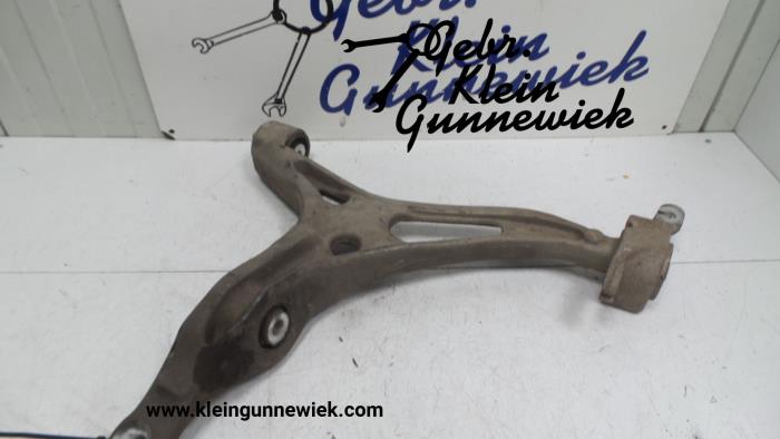Front lower wishbone, right from a Mercedes ML-Klasse 2010