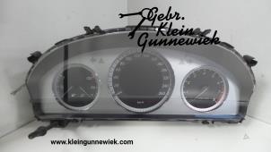 Used Instrument panel Mercedes C-Klasse Price € 195,00 Margin scheme offered by Gebr.Klein Gunnewiek Ho.BV