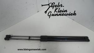 Usagé Amortisseur à gaz arrière gauche Mercedes B-Klasse Prix sur demande proposé par Gebr.Klein Gunnewiek Ho.BV